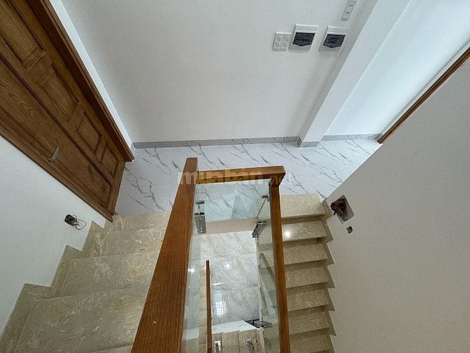 3lầu, mới 100% xe hơi đổ cách nhà 10m khu VIP Nguyễn Văn Đậu gần PĐLưu