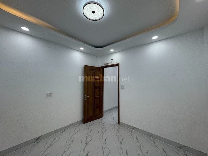 3lầu, mới 100% xe hơi đổ cách nhà 10m khu VIP Nguyễn Văn Đậu gần PĐLưu
