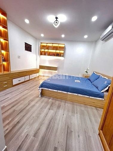 Đi nước ngoài định cư bán gấp nhà ở đường Lương Hữu Khánh, phường Phạm