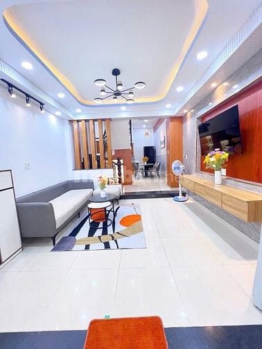 Đi nước ngoài định cư bán gấp nhà ở đường Lương Hữu Khánh, phường Phạm