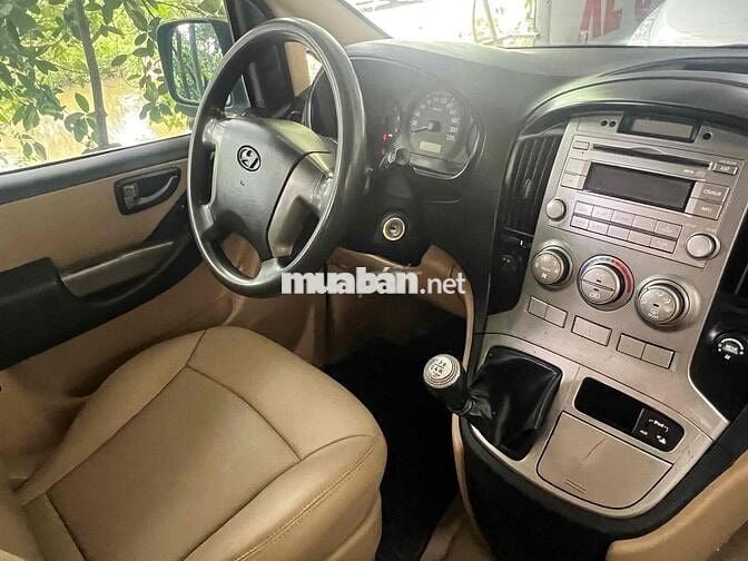 Hyundai Grand Starex 2013 2.5 MT - 180000 km