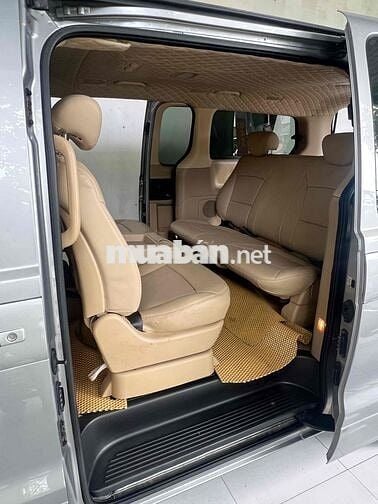Hyundai Grand Starex 2013 2.5 MT - 180000 km