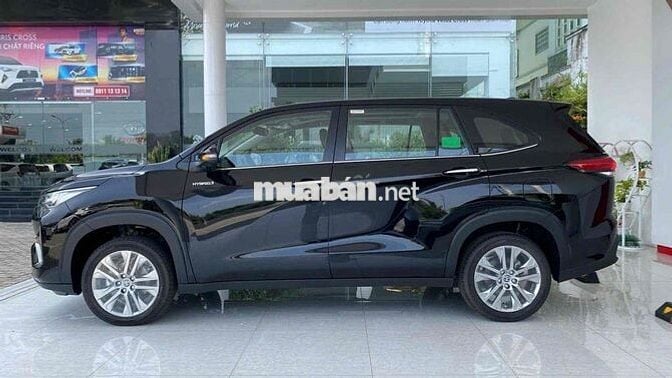 Toyota Innova Cross HEV 2025