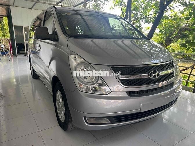 Hyundai Grand Starex 2013 2.5 MT - 180000 km
