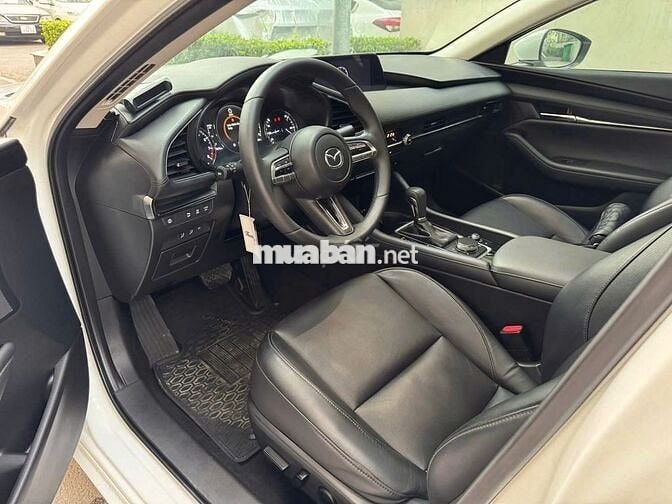 Mazda 3 2022 1.5L Premium - 46000 km