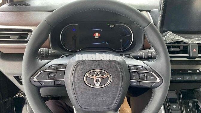 Toyota Innova Cross HEV 2025