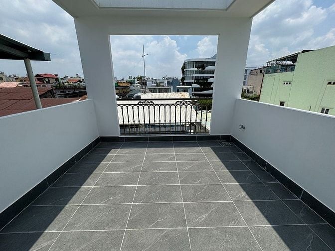 3lầu, mới 100% xe hơi đổ cách nhà 10m khu VIP Nguyễn Văn Đậu gần PĐLưu
