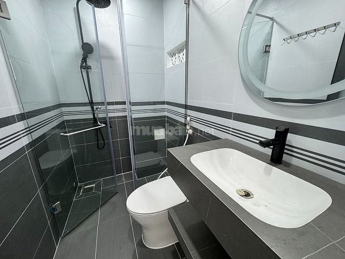 3lầu, mới 100% xe hơi đổ cách nhà 10m khu VIP Nguyễn Văn Đậu gần PĐLưu