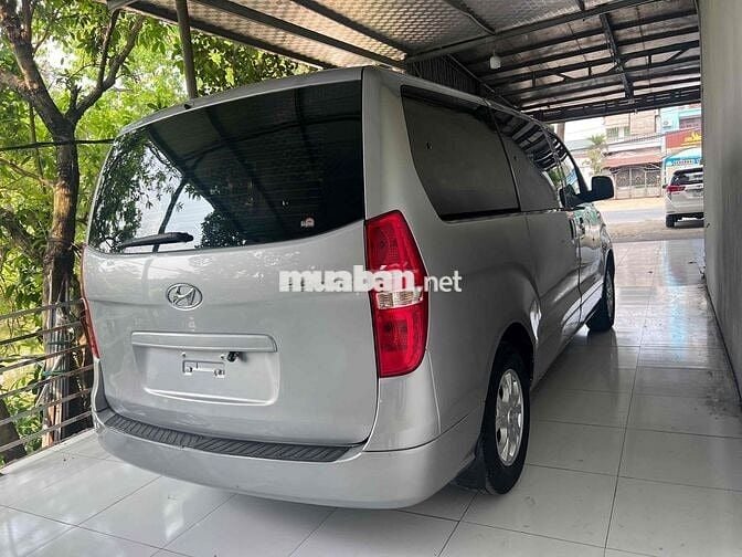 Hyundai Grand Starex 2013 2.5 MT - 180000 km