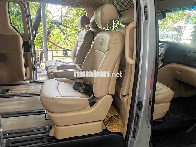 Hyundai Grand Starex 2013 2.5 MT - 180000 km