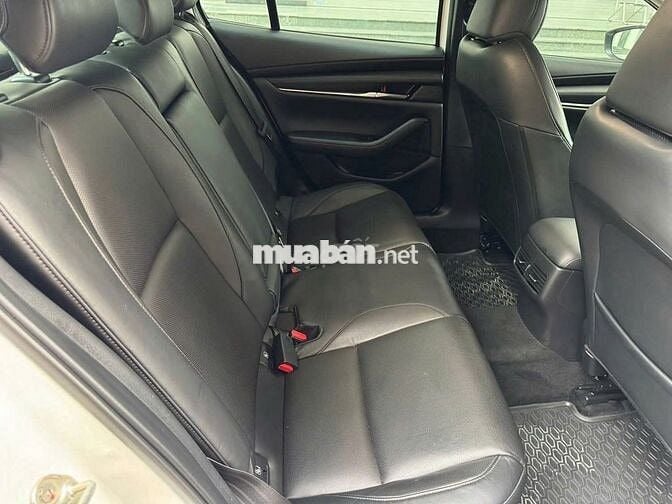 Mazda 3 2022 1.5L Premium - 46000 km