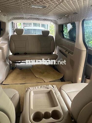 Hyundai Grand Starex 2013 2.5 MT - 180000 km