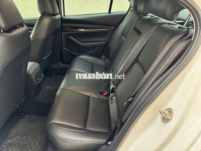 Mazda 3 2022 1.5L Premium - 46000 km