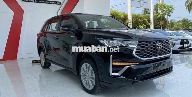Toyota Innova Cross HEV 2025