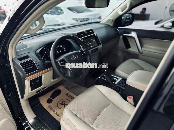 Toyota Land Cruiser Prado 2.7VX Model 2021 đẹp