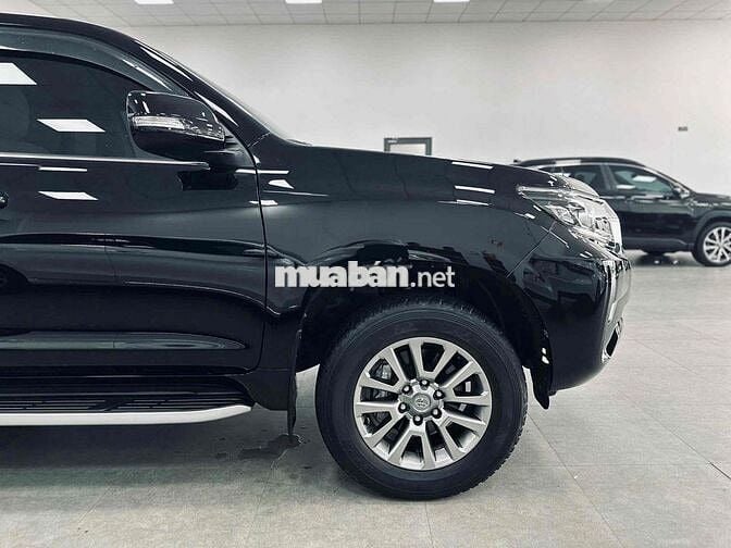 Toyota Land Cruiser Prado 2.7VX Model 2021 đẹp