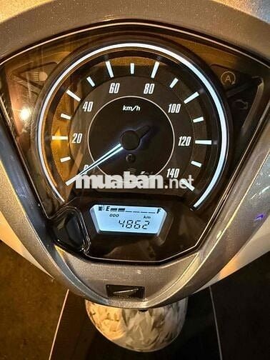 lead 4val màu trắng bản tiêu chuẩn 2024/3