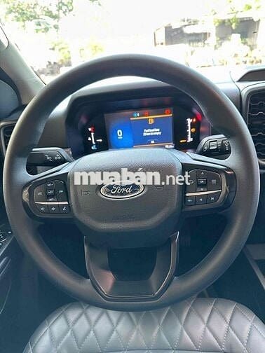 Ford Ranger 2023 XLS 4x2 AT nhiều đồ chơi