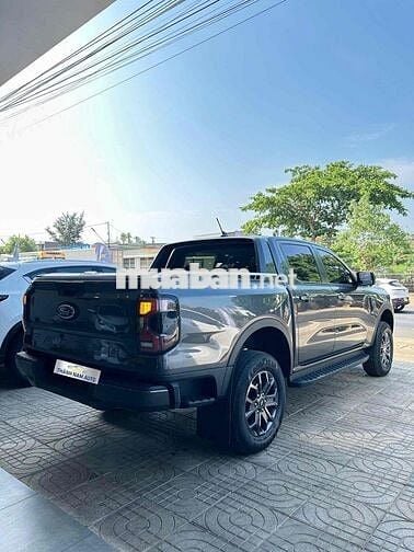 Ford Ranger 2023 XLS 4x2 AT nhiều đồ chơi