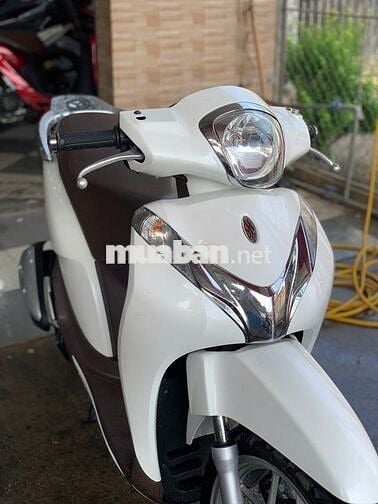 sh mode đời 2016 xe đẹp không tì vết, máy zin êm.