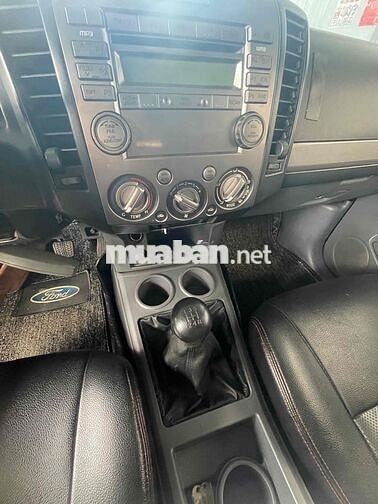 Ford Everest 2014 số sàn máy dầu