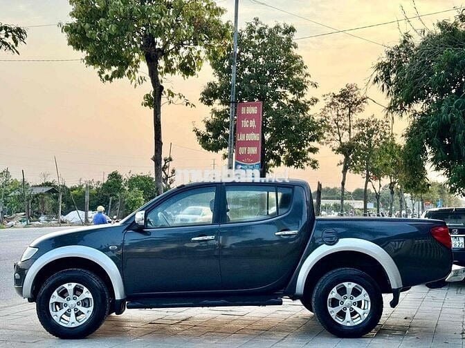 Mitsubishi Triton 2013 GLS Class 4x4 AT
