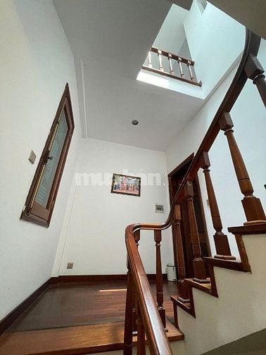 Chính Chủ Bán Nhà 472/55 Lạc Long Quân Tây Hồ 5 Tầng Giá 18 Tỷ TL