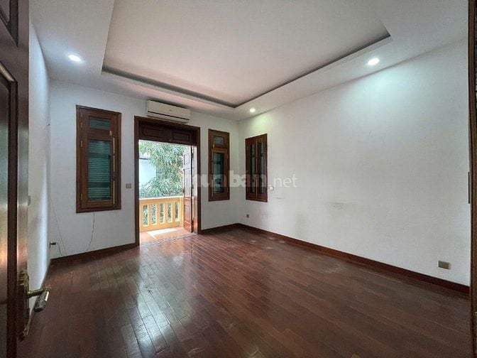 Chính Chủ Bán Nhà 472/55 Lạc Long Quân Tây Hồ 5 Tầng Giá 18 Tỷ TL