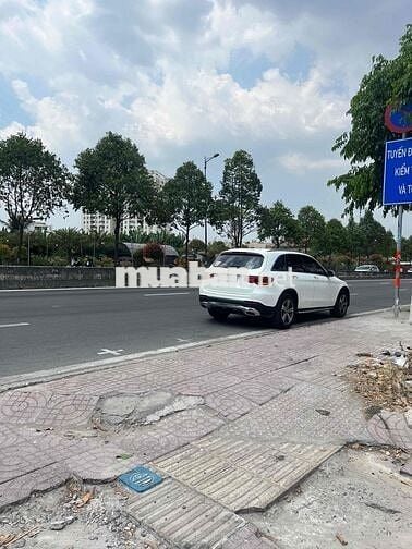Mercedes Benz GLC 200 đời 2020- 45000 km