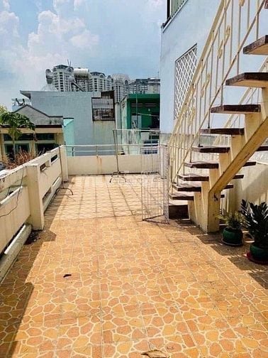 Cho thuê nhà hẻm Lê Thị Bạch Cát P11 Q11 giá 13tr