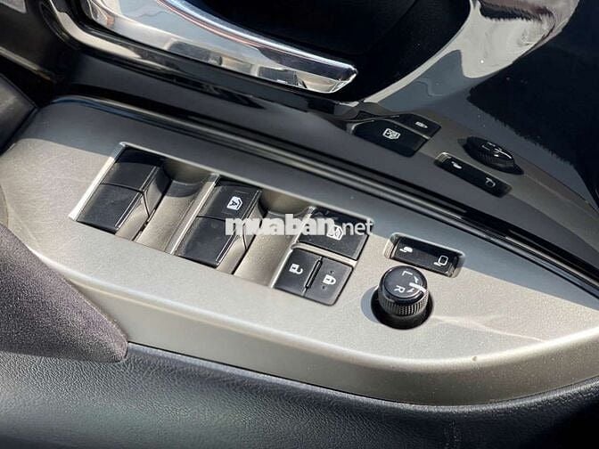 Toyota Innova 2018 Venturer - 1 chủ mua mới từ đầu