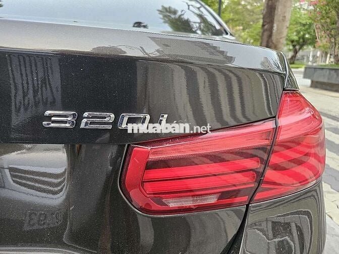 BMW 3 Series 2015 320i - 71500 km