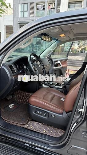 Toyota Land Cruiser 2020 4.6 V8 - 46000 km