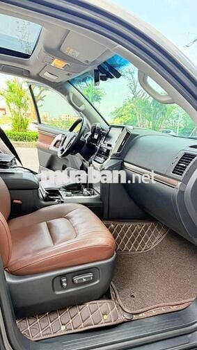 Toyota Land Cruiser 2020 4.6 V8 - 46000 km