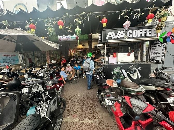 Ava Coffee Quận 7 cần tuyển  pha chế,  Order và  Phục Vụ
