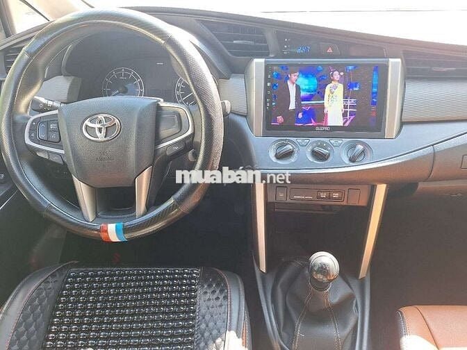 Toyota Innova 2016 2.0E - mau 2017