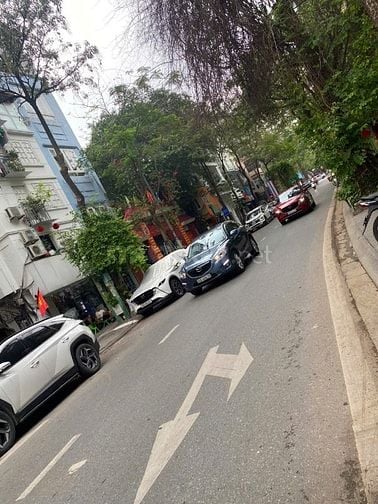 CHO THUÊ TOÀ NHÀ XÂY MỚI MP 92 QUÁN THÁNH SO ĐỎ 160 M2 MT 5,5 MX7 TẦNG