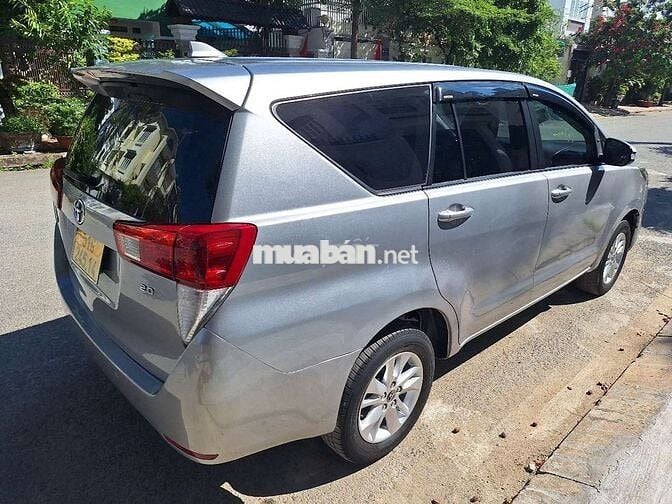 Toyota Innova 2016 2.0E - mau 2017