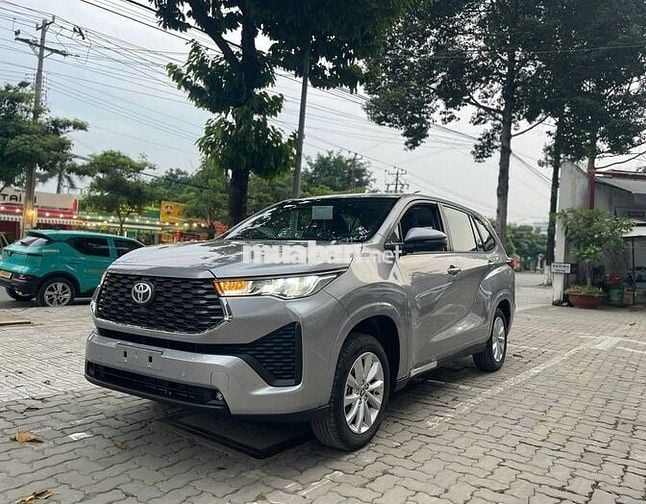 Toyota Innova Cross 2024 - 9000 km