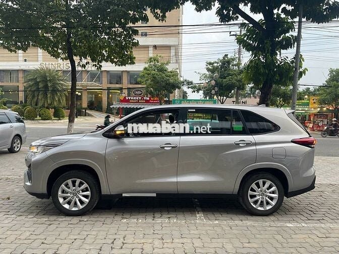 Toyota Innova Cross 2024 - 9000 km