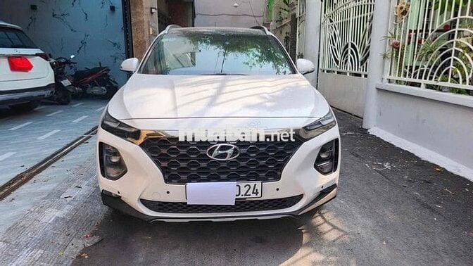 Hyundai Santa Fe 2019 2.4L  AT 4 WD - 88000 km