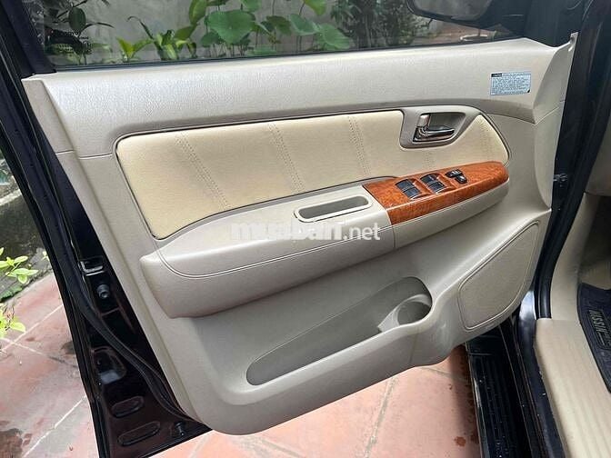 Toyota Fortuner 2010 2.7V 4x4 AT - Zin chất 100%