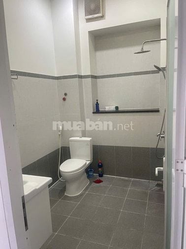 CHO THUÊ PHÒNG 1 NGƯỜI CHỢ 200 XÓM CHIẾU - 28m VUÔNG ĐẦY ĐỦ TIỆN NGHI