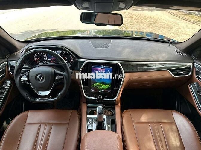 VinFast Lux SA2.0 Premium 2022 - 35000 km