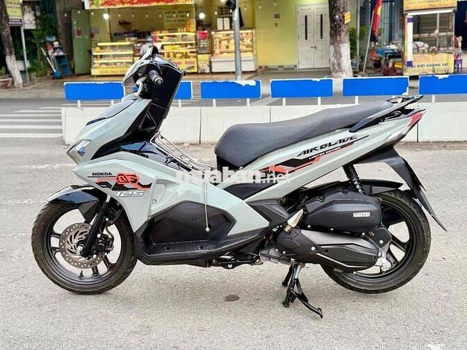 👉 air blade 2016 chinh chủ,lên mày xám xi măng, ma
