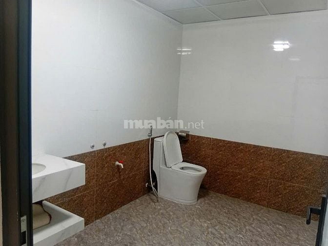 Văn phòng, kho Xuân Đỉnh 140m2 thang máy giá 13tr/th