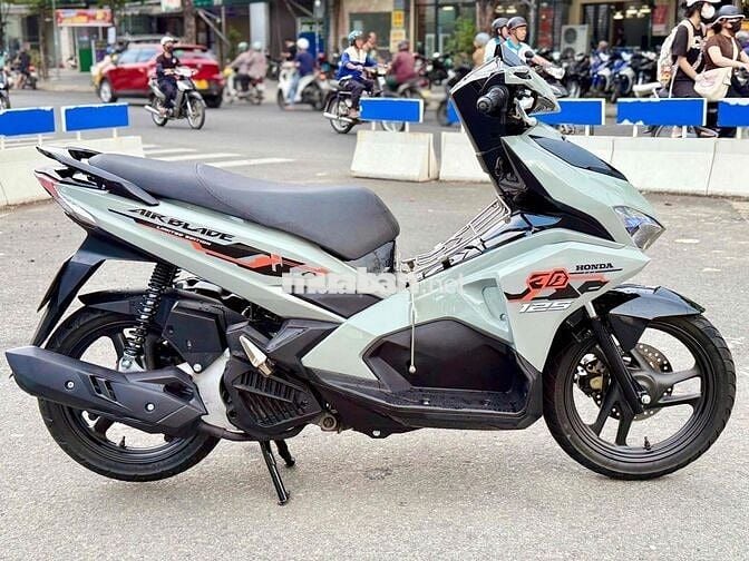 👉 air blade 2016 chinh chủ,lên mày xám xi măng, ma
