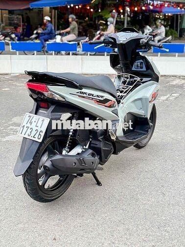 👉 air blade 2016 chinh chủ,lên mày xám xi măng, ma