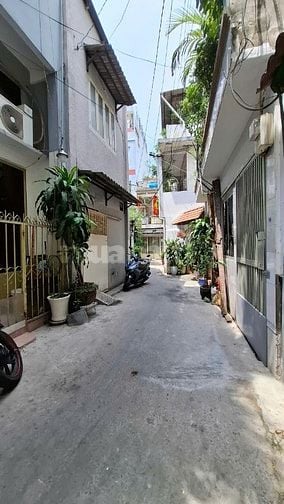 Bán gấp nhà Hòa Hưng Quận 10, 37m2, 4 tầng 4PN, chỉ 3 tỷ hơn