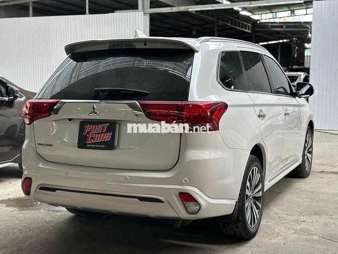 Mitsubishi Outlander 2022 2.0 CVT 39000 km một chủ